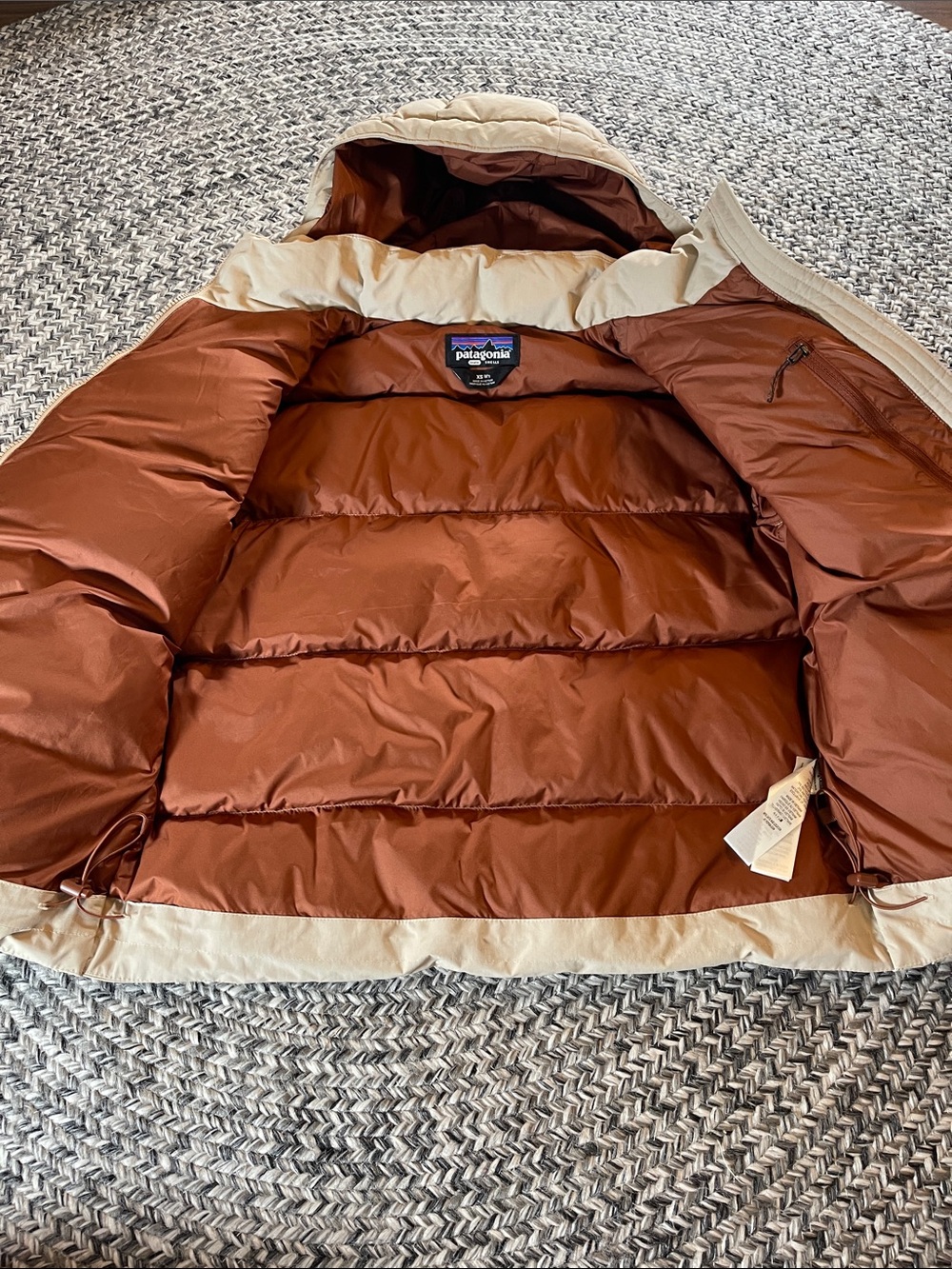 Patagonia Women’s Down Drift Jacket in Oar Tan - Picture 6 of 12